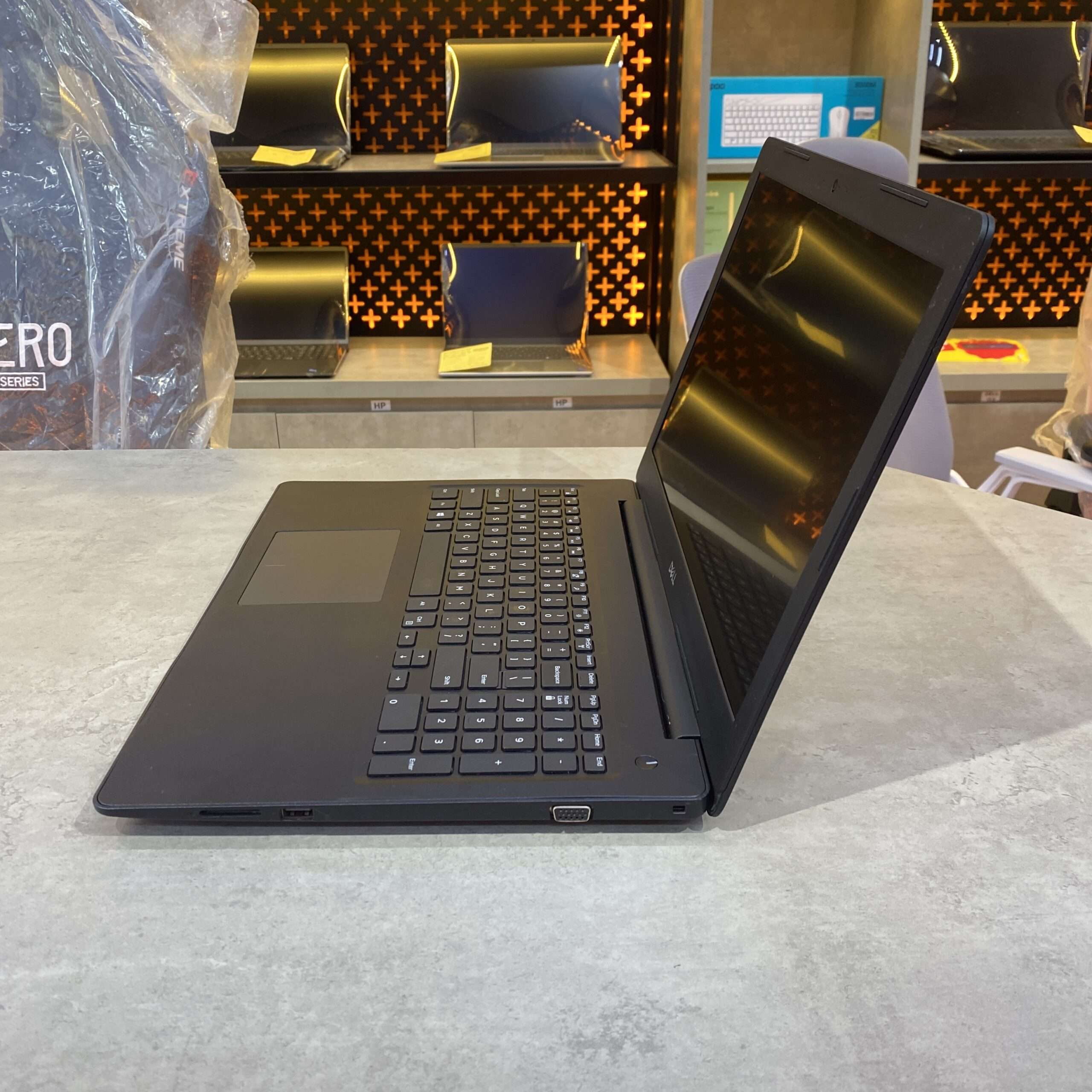 Dell Latitude 3590 (i5-8250U/ RAM 8GB/ SSD 256GB/ 15.6