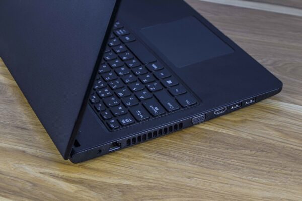 Dell Vostro 3568 (i5-7200U/ Ram 8GB DDR4/ SSD 128GB/ 15,6 Dell Vostro 3568 (i5-7200U/ Ram 8GB DDR4/ SSD 128GB/ 15,6