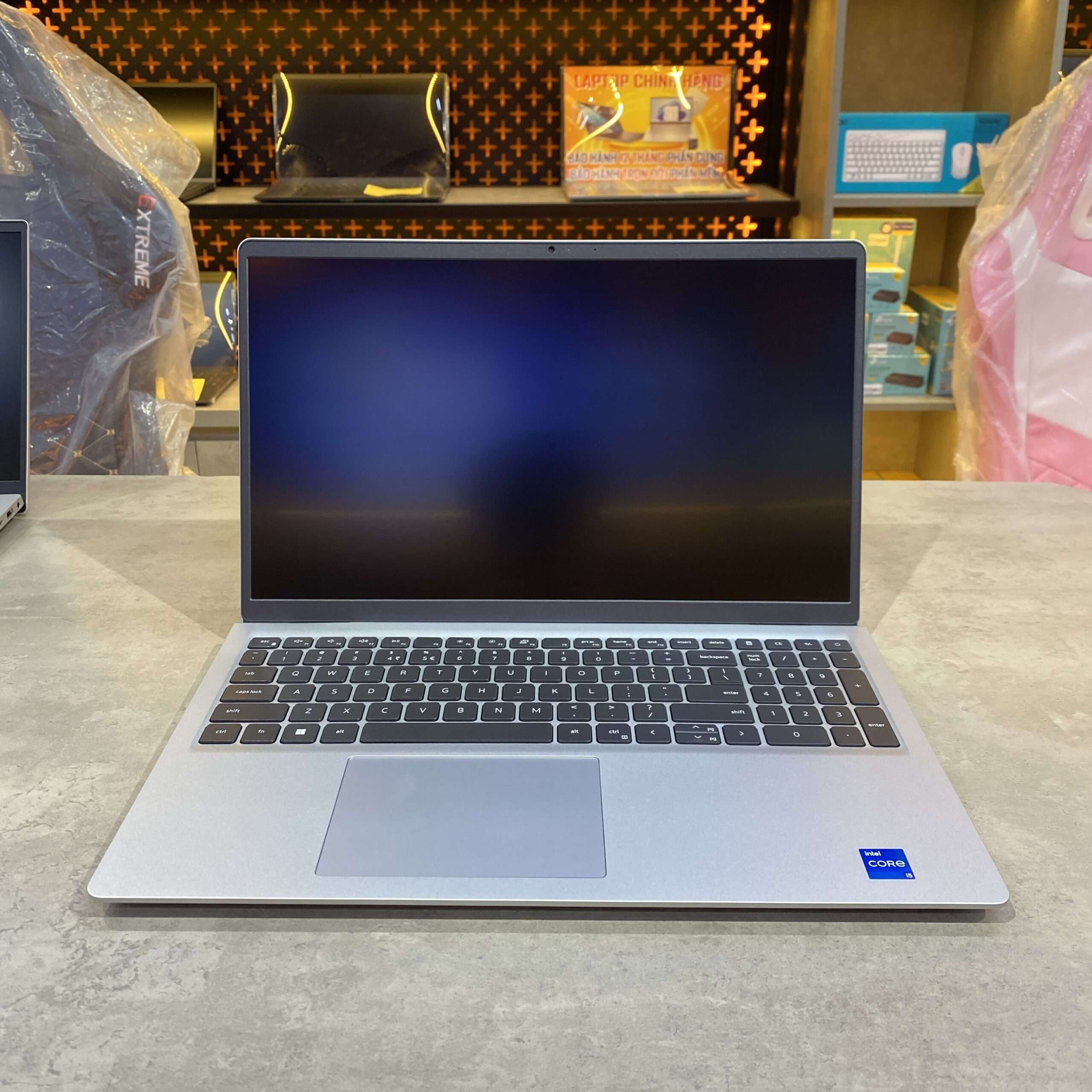 Dell inspiron 3530 (1)