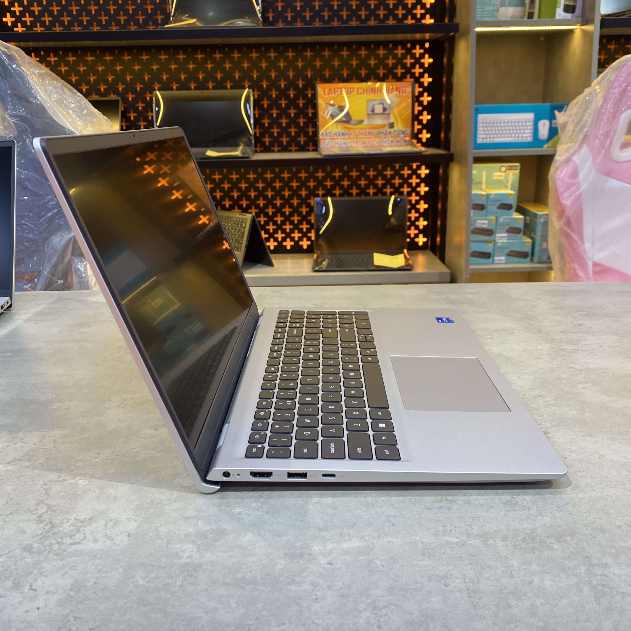 Dell inspiron 3530 (2)
