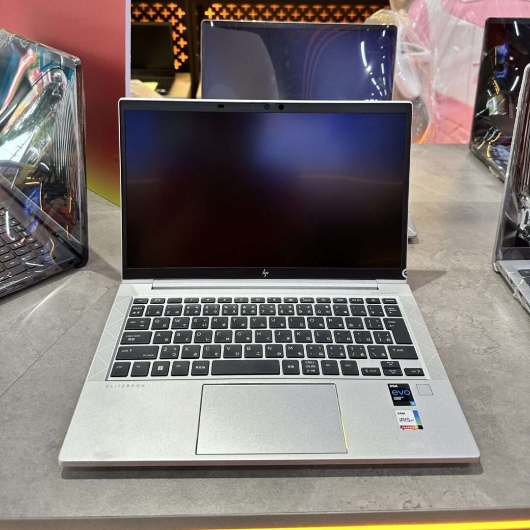 Hp elitebook 830 g8 (1)
