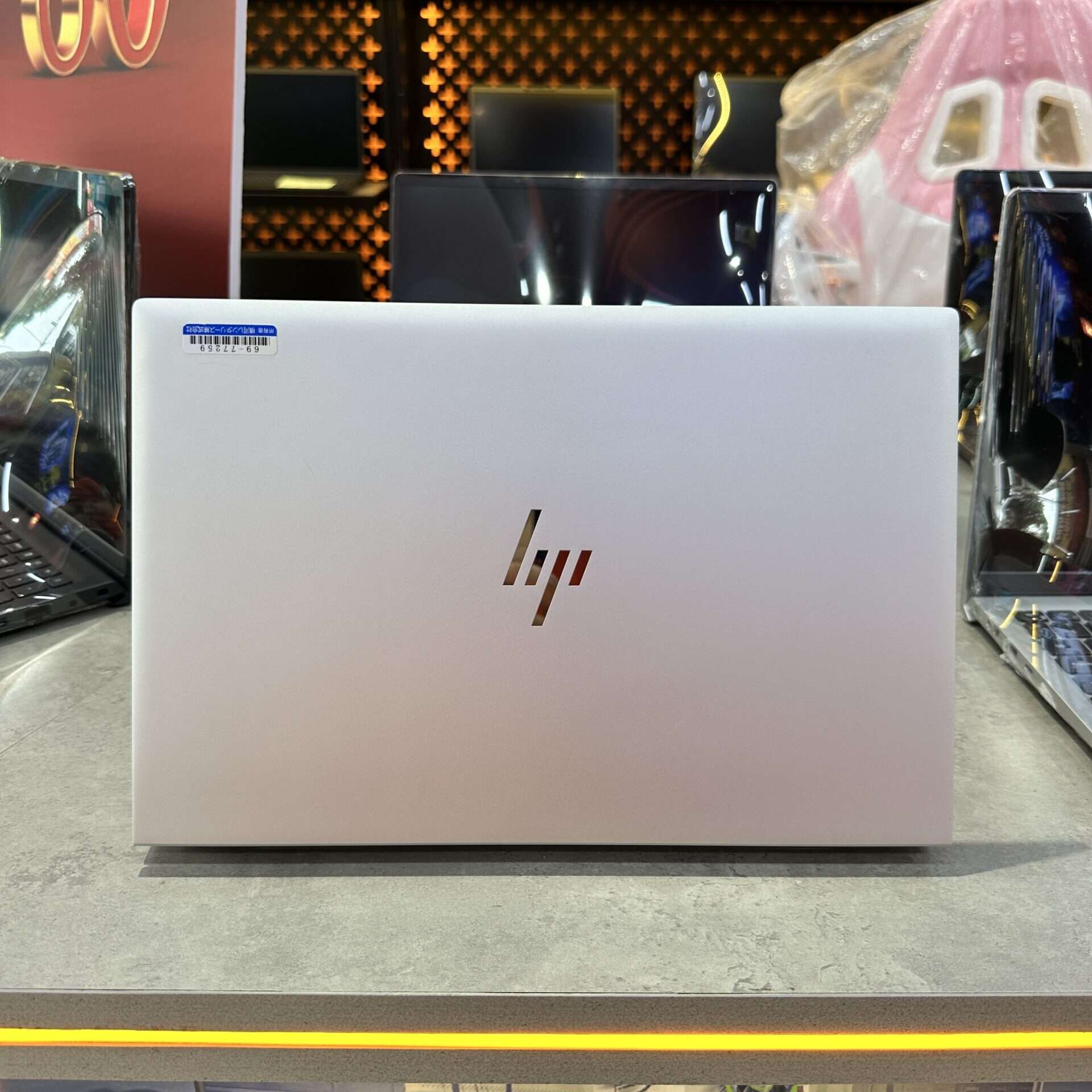 Hp elitebook 830 g8 (4)